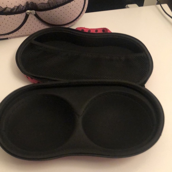 SPINPAPER Bra Travel Case - Final Markdown - Picture 2 of 4